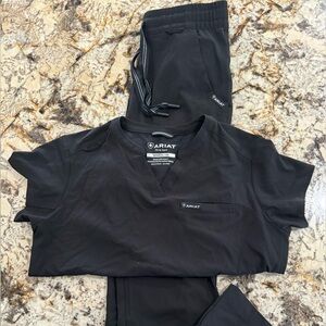 *ARIAT* *SET* Eliza Fashion Scrub Top + Nightingale Stretch Utility Scrub Pant